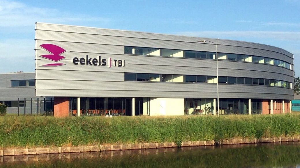 foto_Eekels nieuw logo staand